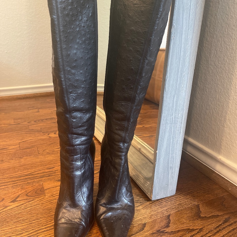 Tall black Via Spiga boots